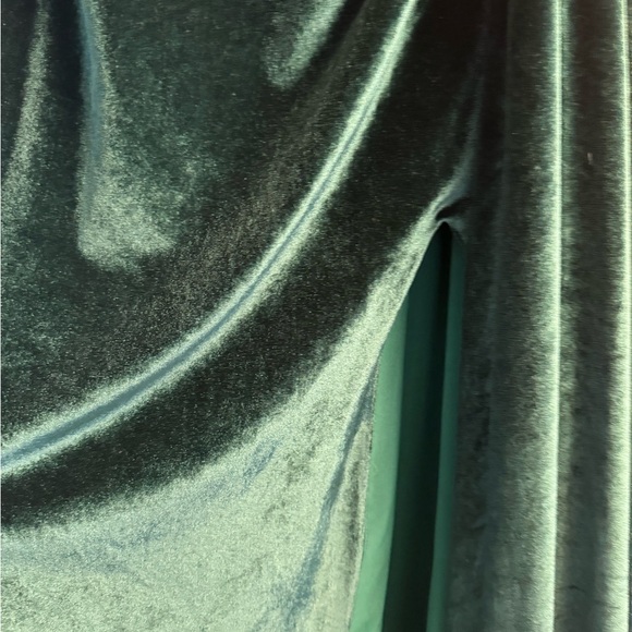 Stunning emerald Portia and scarlet dress - Picture 8 of 9